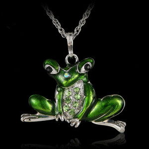 Módní dámský řetízek s přívěškem žába s krystaly - zelená