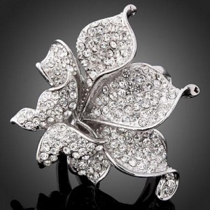 Luxusní prsten bílé zlato, velká květina a motýl Swarovski krystal J0516